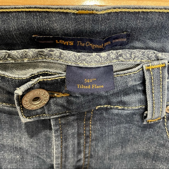 Levis 542 Tilted Flare Denim Jeans Women’s Size 12 Medium Wash - Picture 3 of 4
